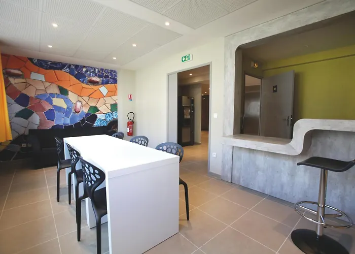 Aparthotel Les Portes D'espagne 3*